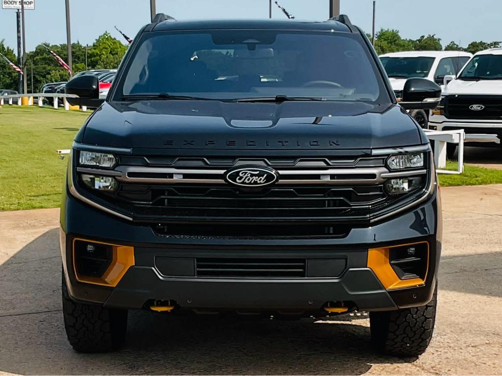 new 2025 Ford Expedition car, priced at $83,025