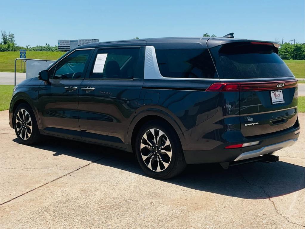 used 2024 Kia Carnival car, priced at $37,000