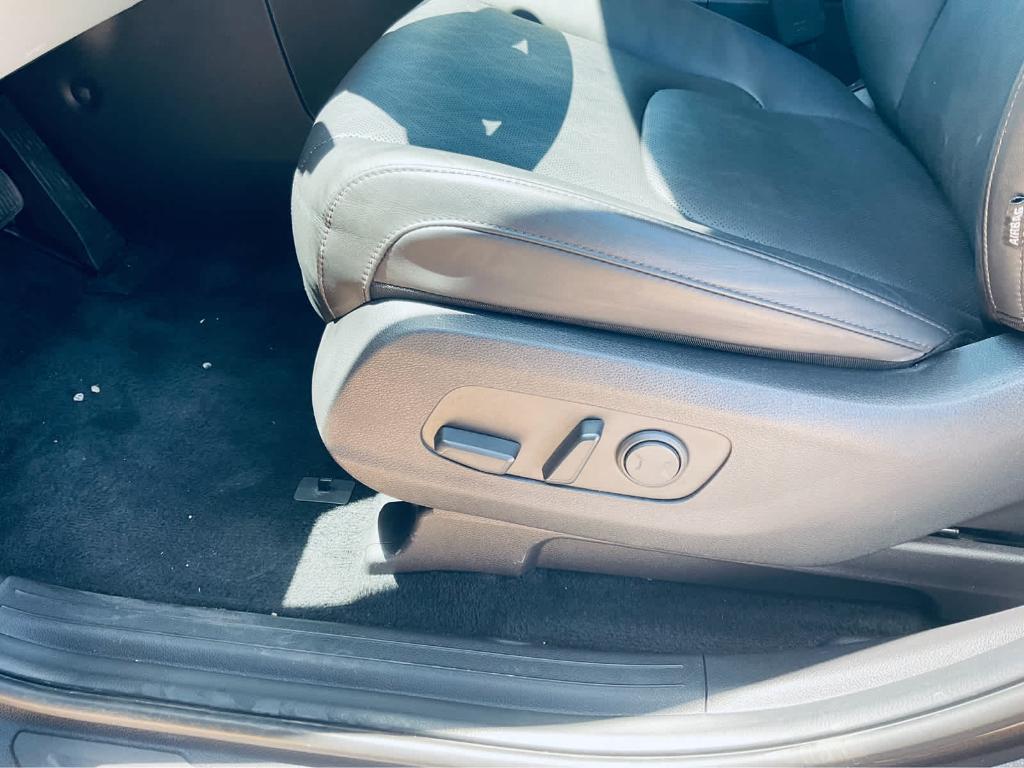used 2024 Kia Carnival car, priced at $37,000