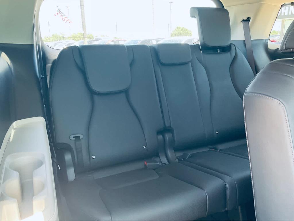used 2024 Kia Carnival car, priced at $37,000