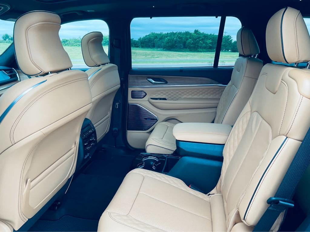 new 2025 Jeep Grand Cherokee L car, priced at $65,002