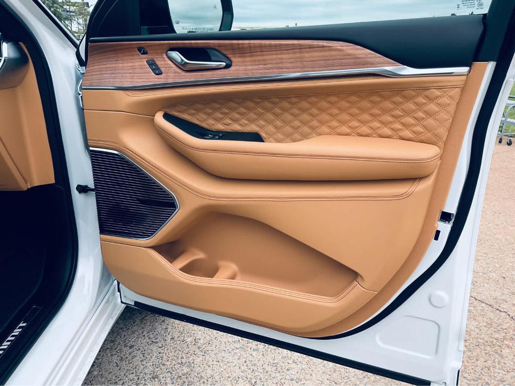 new 2025 Jeep Grand Cherokee L car, priced at $65,002