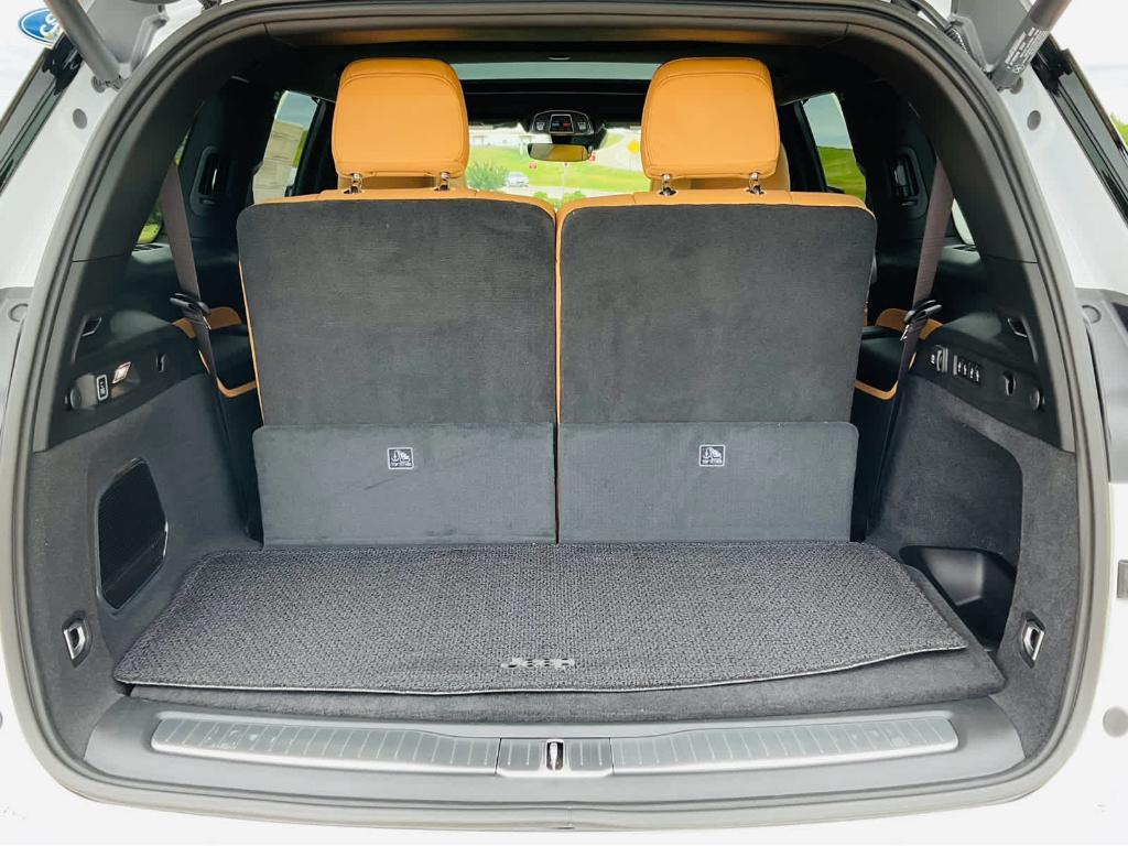 new 2025 Jeep Grand Cherokee L car, priced at $65,002