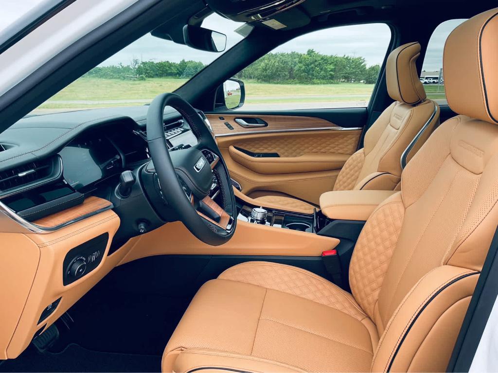 new 2025 Jeep Grand Cherokee L car, priced at $65,002