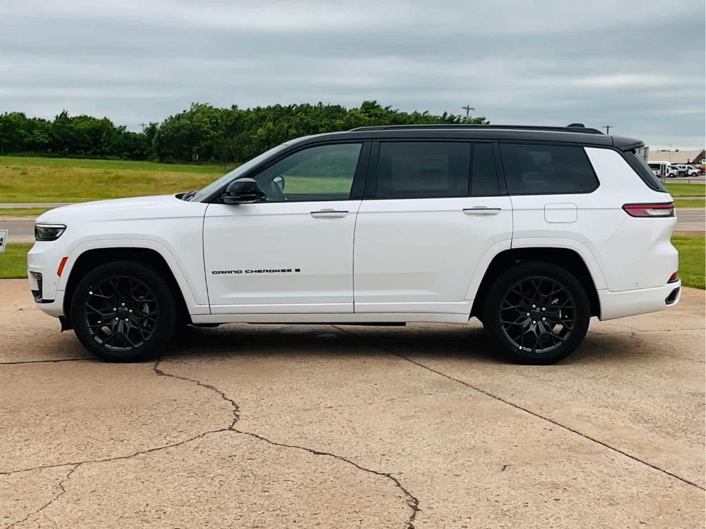 new 2025 Jeep Grand Cherokee L car, priced at $65,002