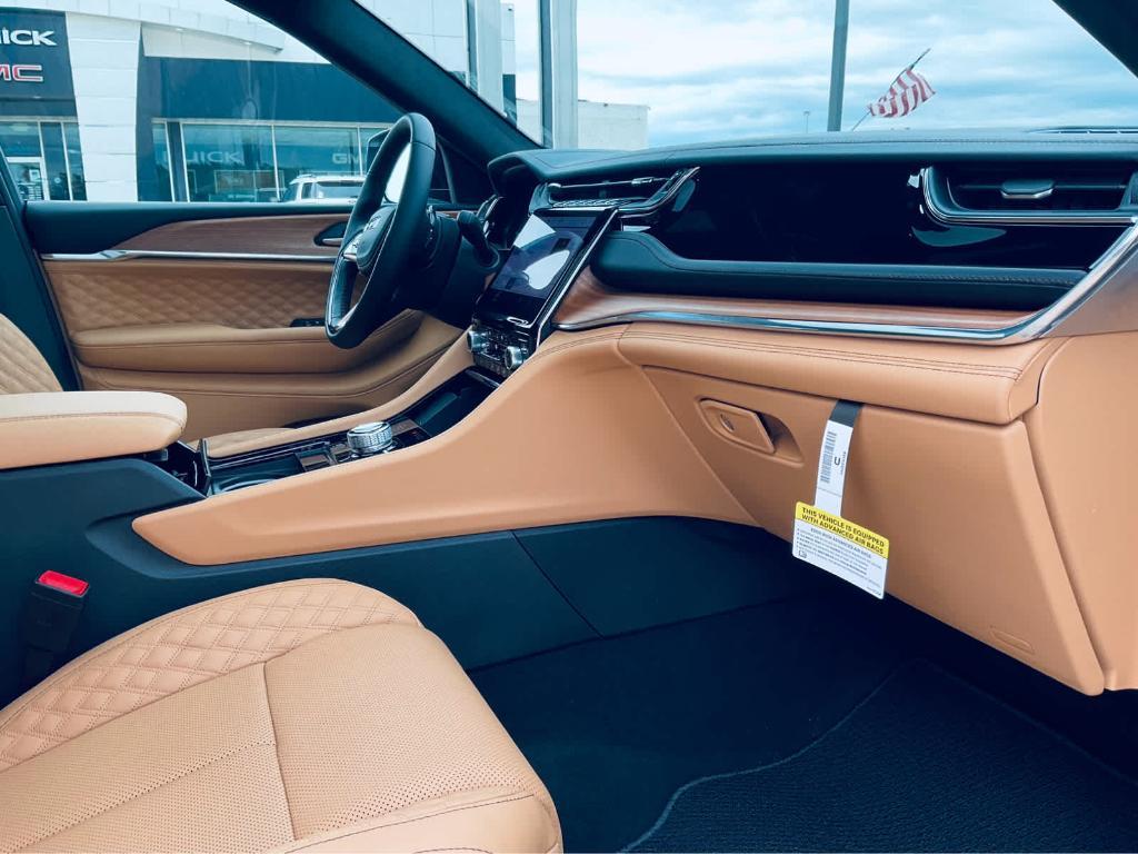 new 2025 Jeep Grand Cherokee L car, priced at $65,002
