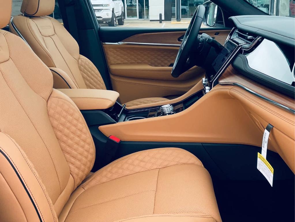 new 2025 Jeep Grand Cherokee L car, priced at $65,002