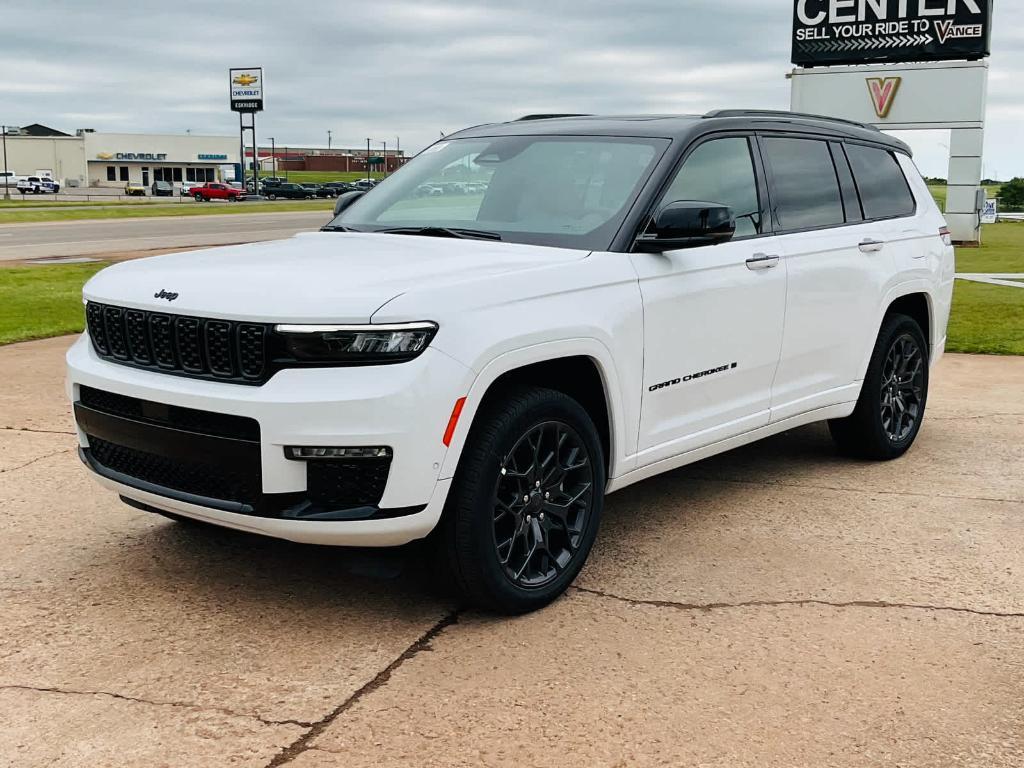 new 2025 Jeep Grand Cherokee L car, priced at $65,002