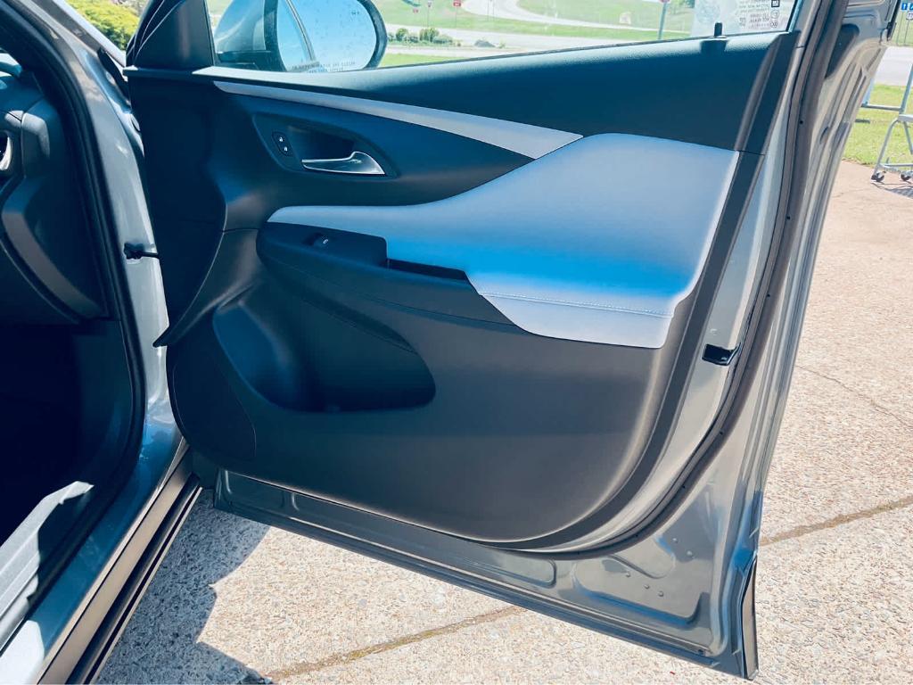new 2025 Buick Envista car, priced at $26,130