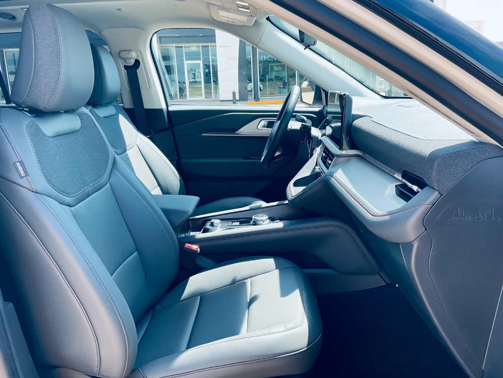 new 2025 Ford Explorer car, priced at $46,924