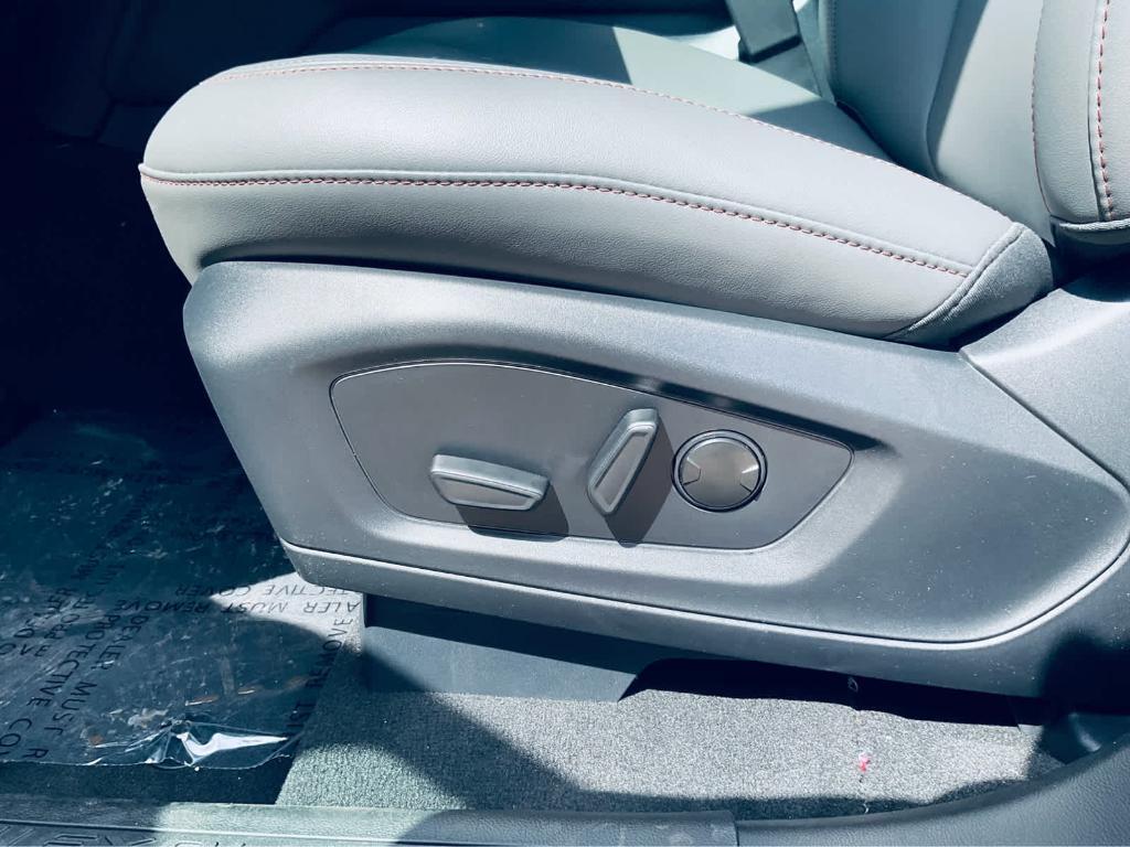 new 2025 Ford Explorer car, priced at $46,924
