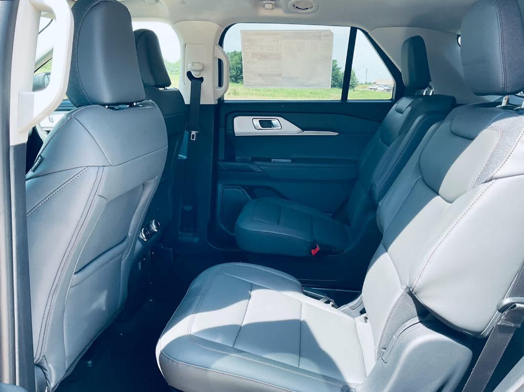 new 2025 Ford Explorer car, priced at $46,924