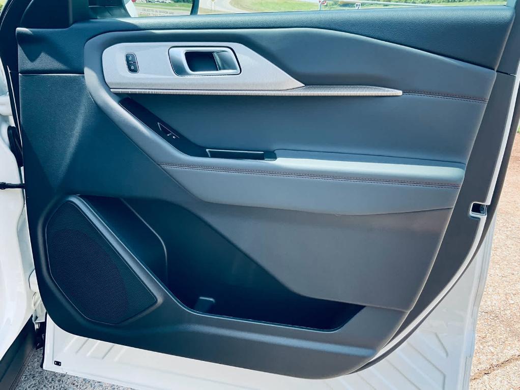 new 2025 Ford Explorer car, priced at $46,924