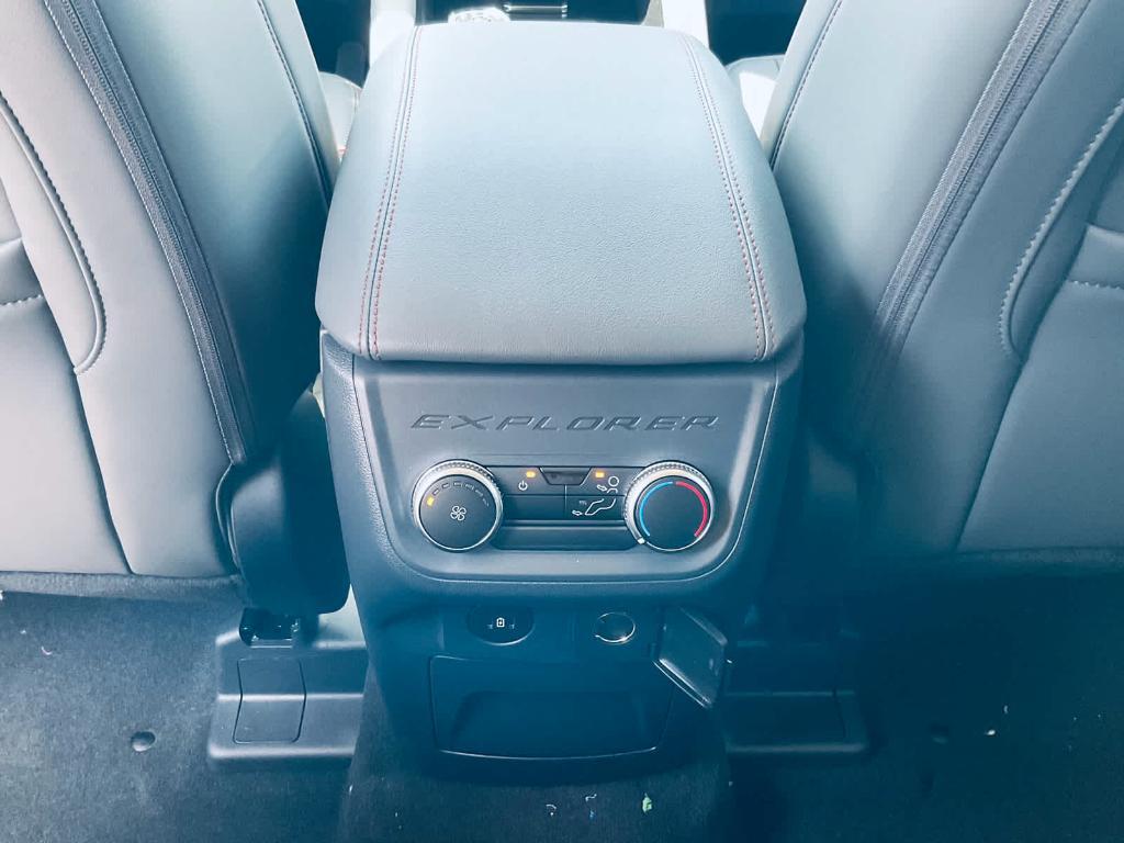 new 2025 Ford Explorer car, priced at $46,924