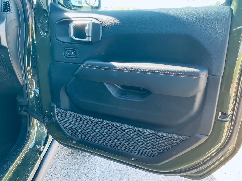 used 2021 Jeep Gladiator car, priced at $38,000