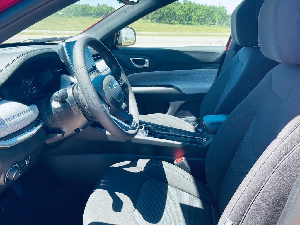 new 2025 Jeep Compass car, priced at $27,622