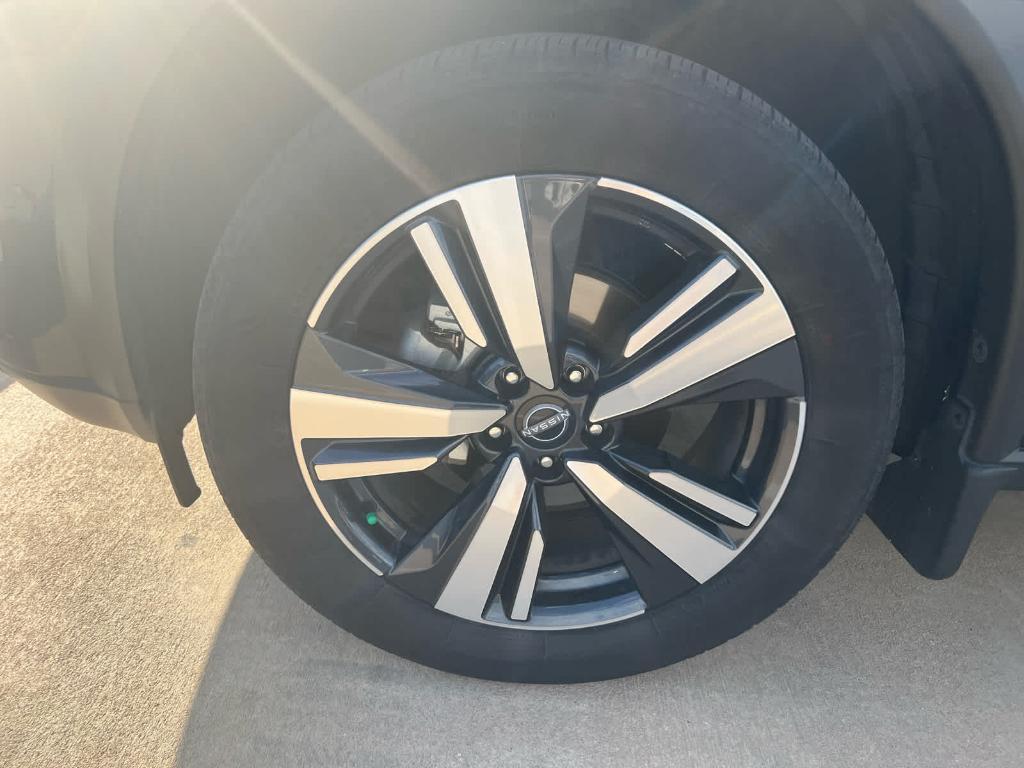 used 2023 Nissan Rogue car, priced at $29,586