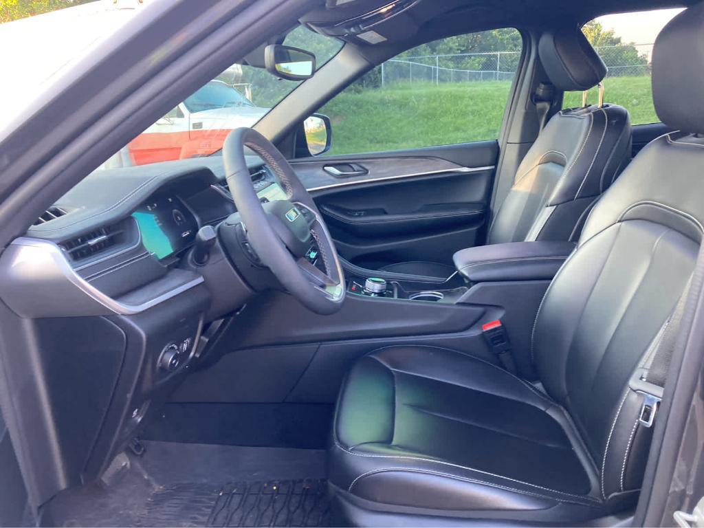 used 2024 Jeep Grand Cherokee L car, priced at $40,777