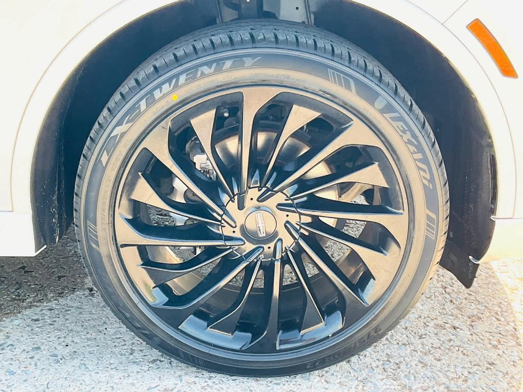 used 2022 Lincoln Aviator car, priced at $39,000