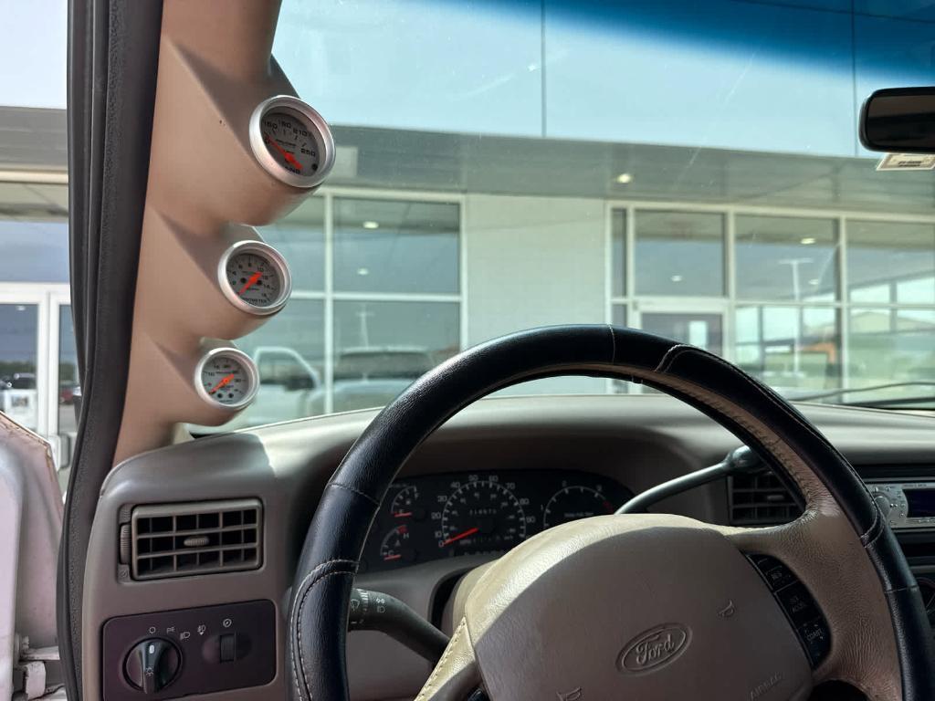 used 2001 Ford F-250 car, priced at $15,900
