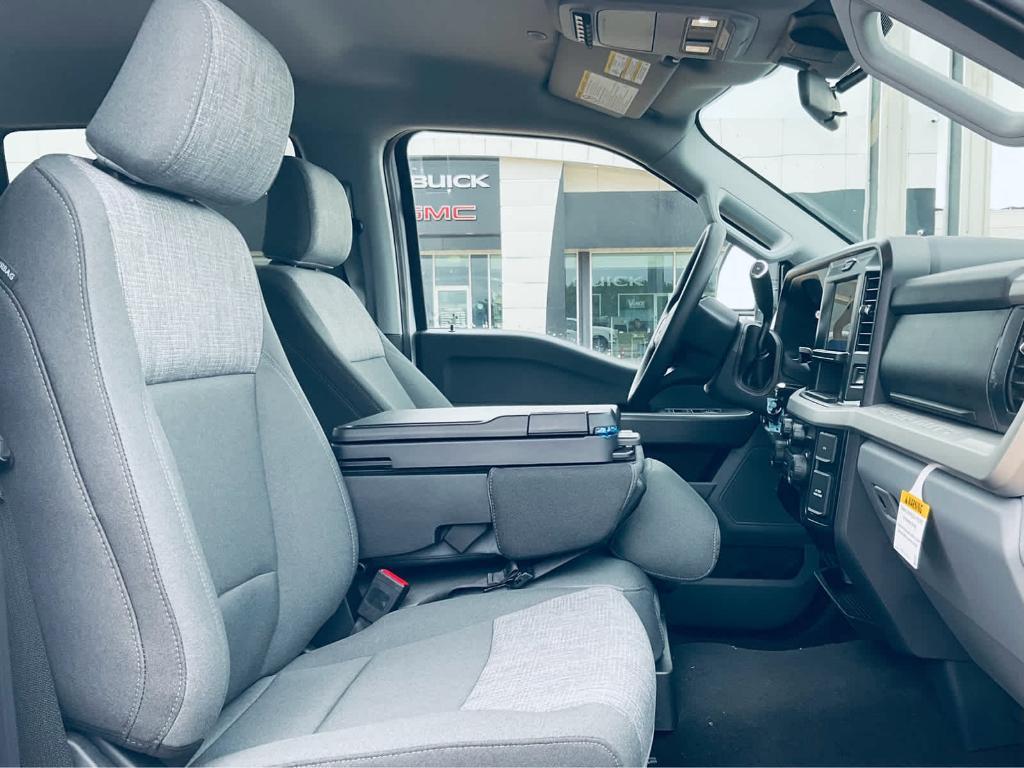 new 2025 Ford F-250 car, priced at $63,535