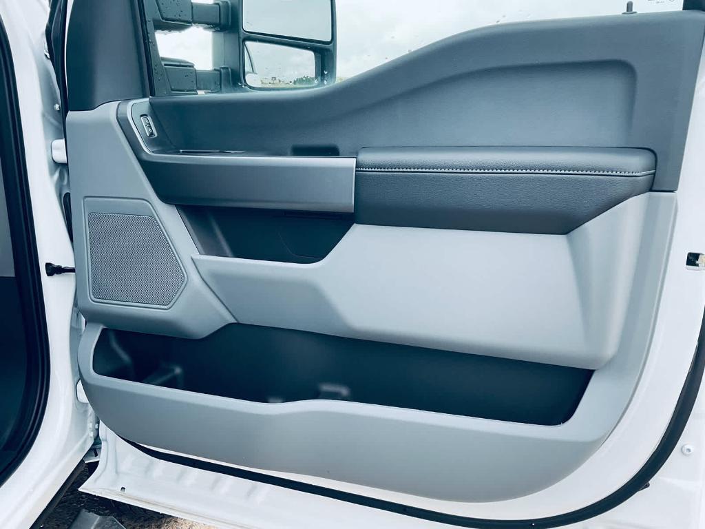new 2025 Ford F-250 car, priced at $63,535