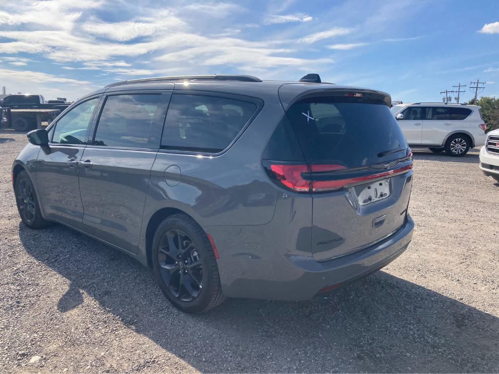 used 2025 Chrysler Pacifica car, priced at $43,000