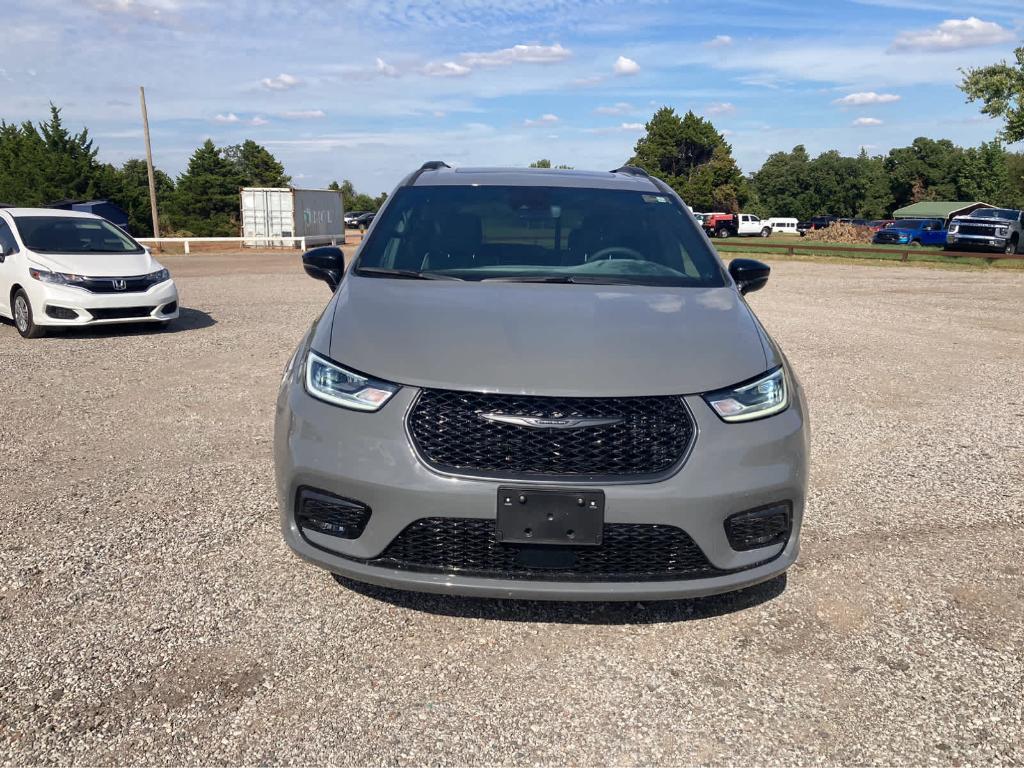used 2025 Chrysler Pacifica car, priced at $43,000