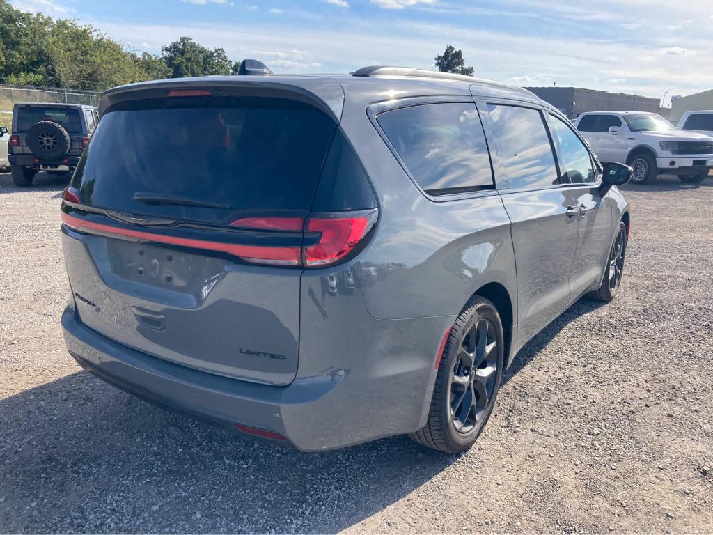 used 2025 Chrysler Pacifica car, priced at $43,000