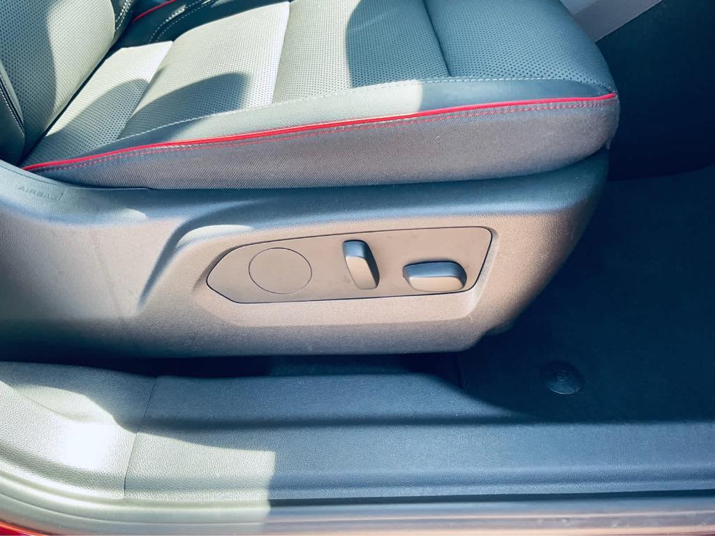 used 2022 Buick Envision car, priced at $26,500
