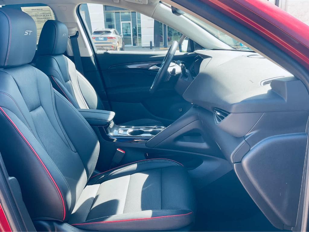 used 2022 Buick Envision car, priced at $26,500