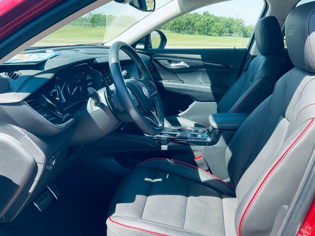 used 2022 Buick Envision car, priced at $26,500