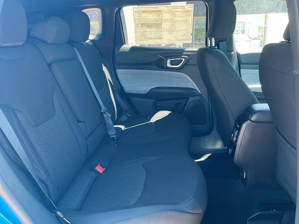 new 2025 Jeep Compass car, priced at $27,622