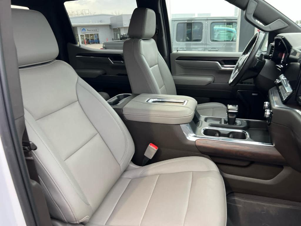 used 2022 GMC Sierra 1500 car, priced at $43,997