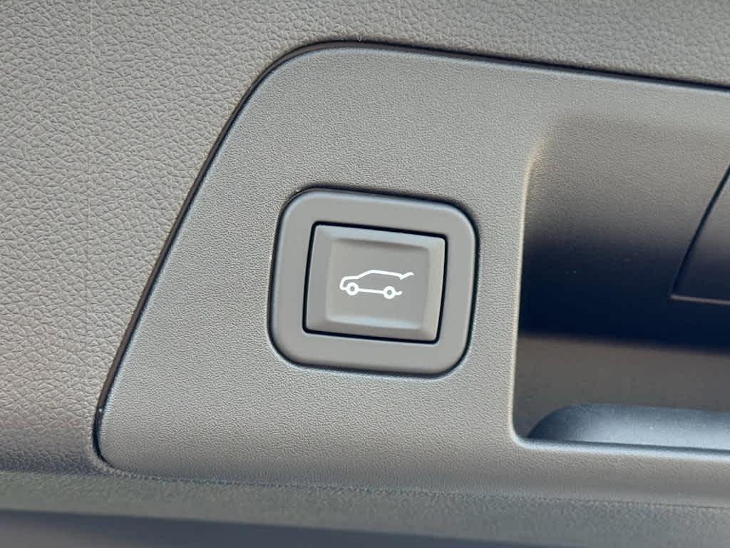 new 2025 Buick Envision car, priced at $39,740
