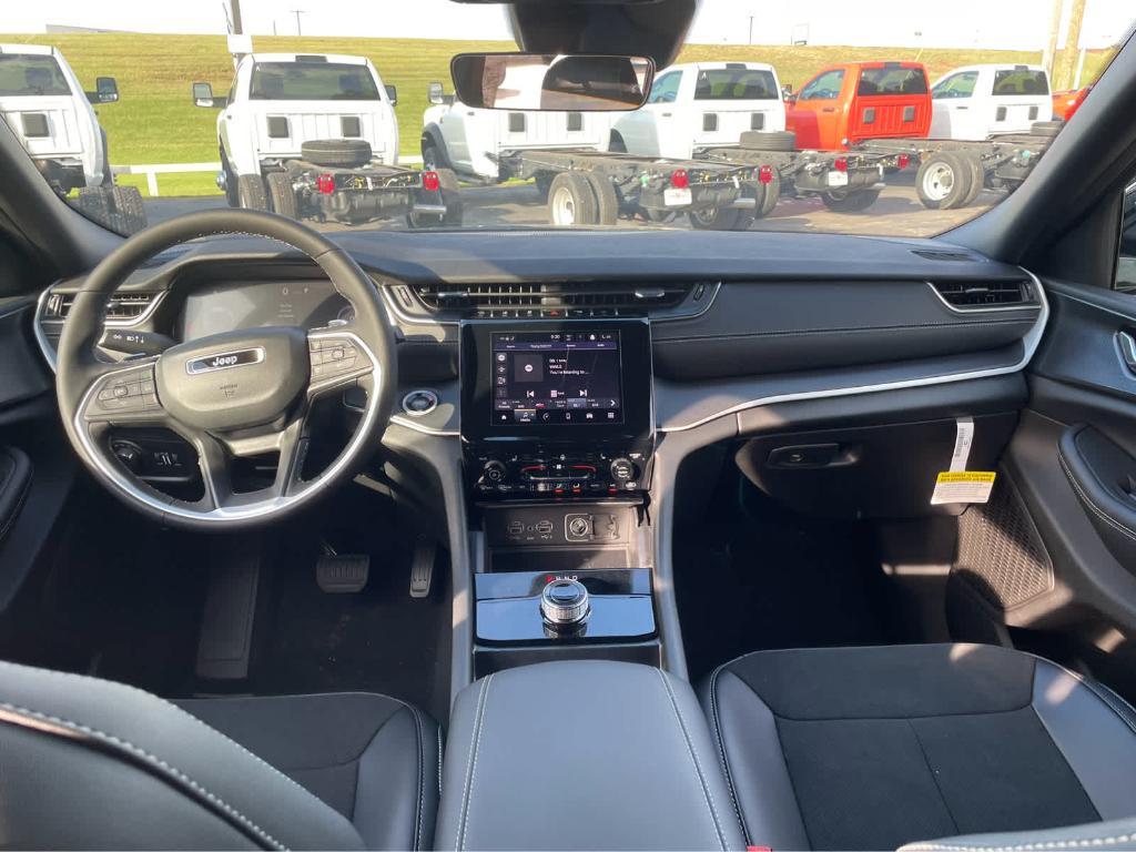 new 2025 Jeep Grand Cherokee L car, priced at $44,230