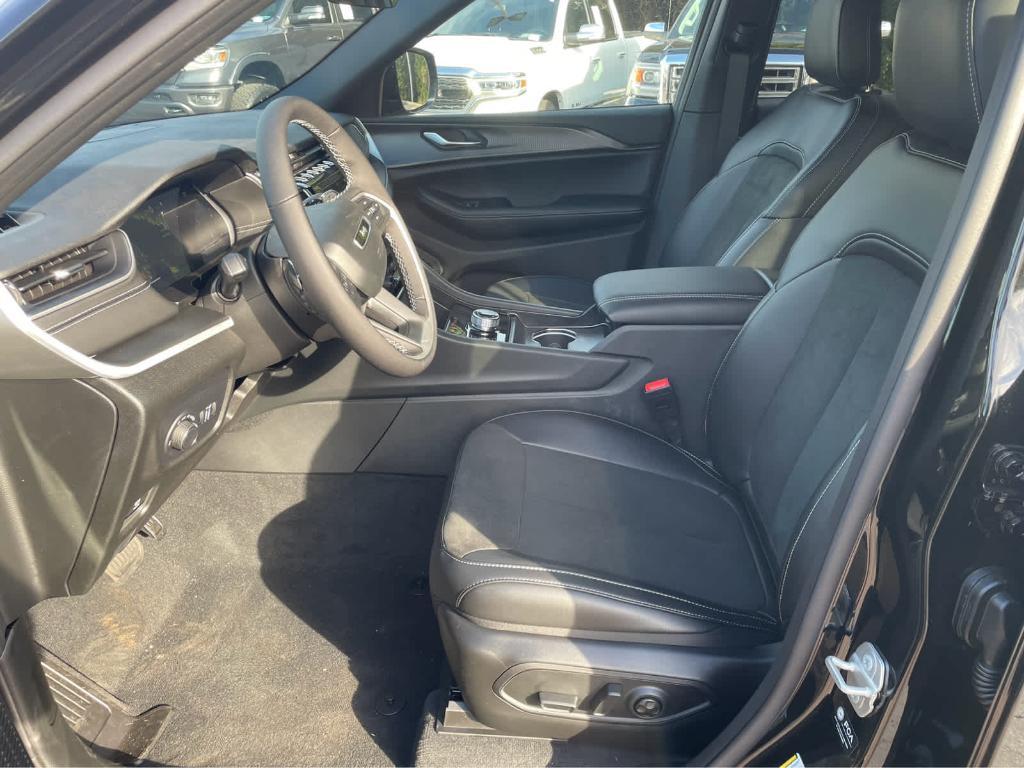 new 2025 Jeep Grand Cherokee L car, priced at $44,230