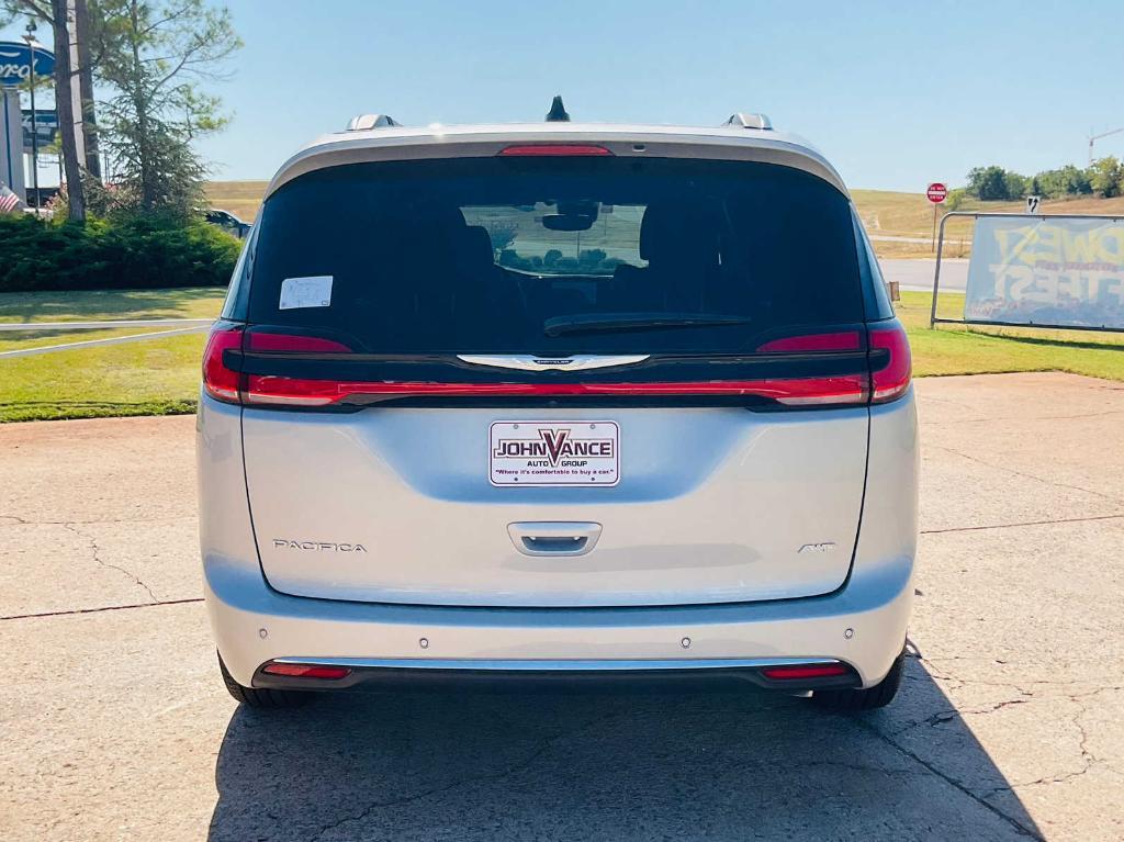 new 2024 Chrysler Pacifica car, priced at $54,375