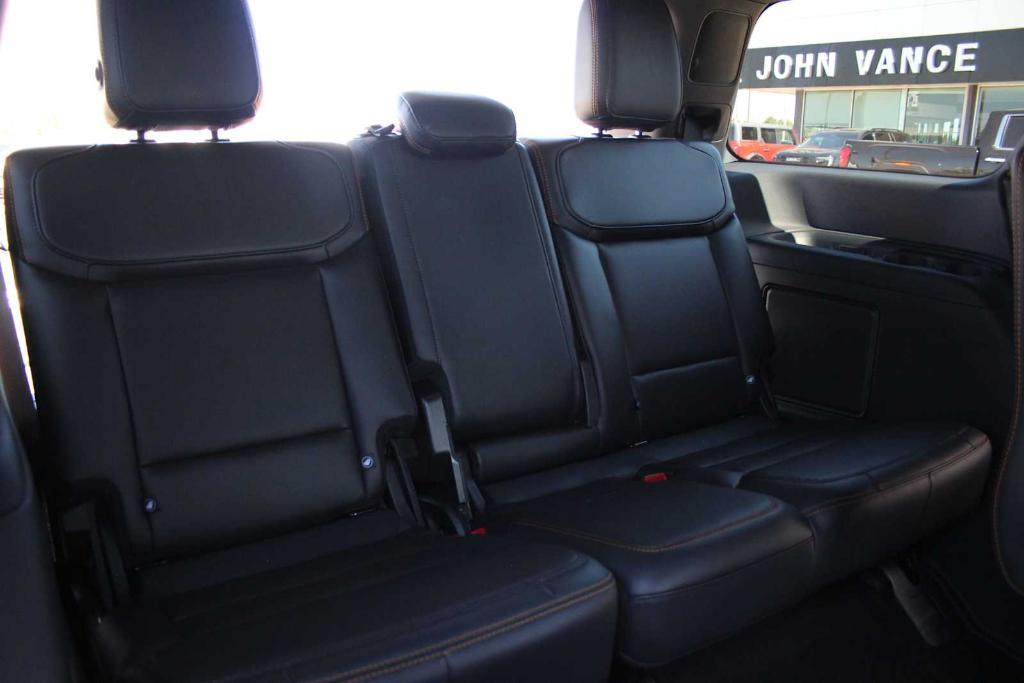 new 2025 Ford Expedition car, priced at $79,920