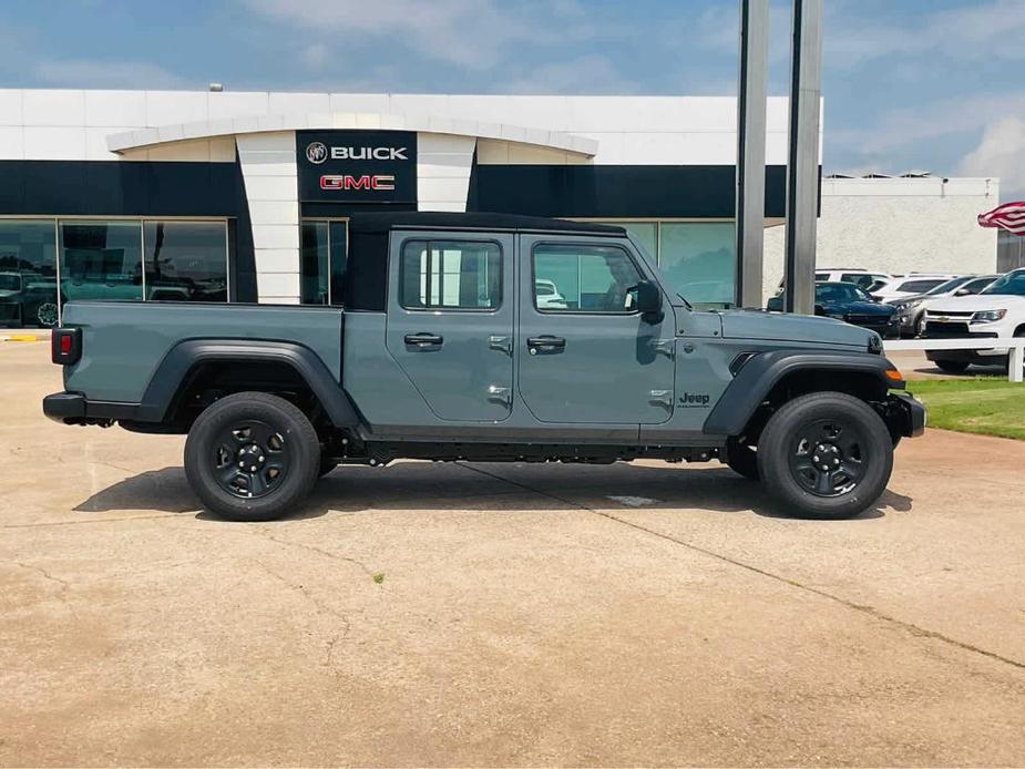 new 2024 Jeep Gladiator car, priced at $34,452