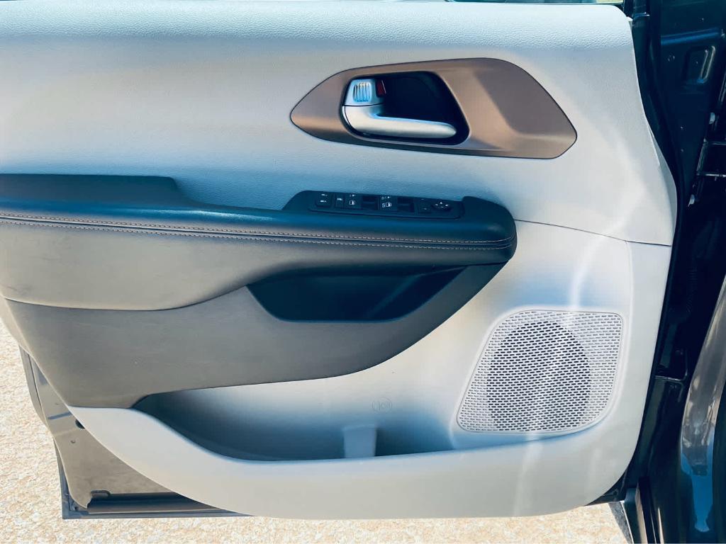 used 2018 Chrysler Pacifica car, priced at $15,000
