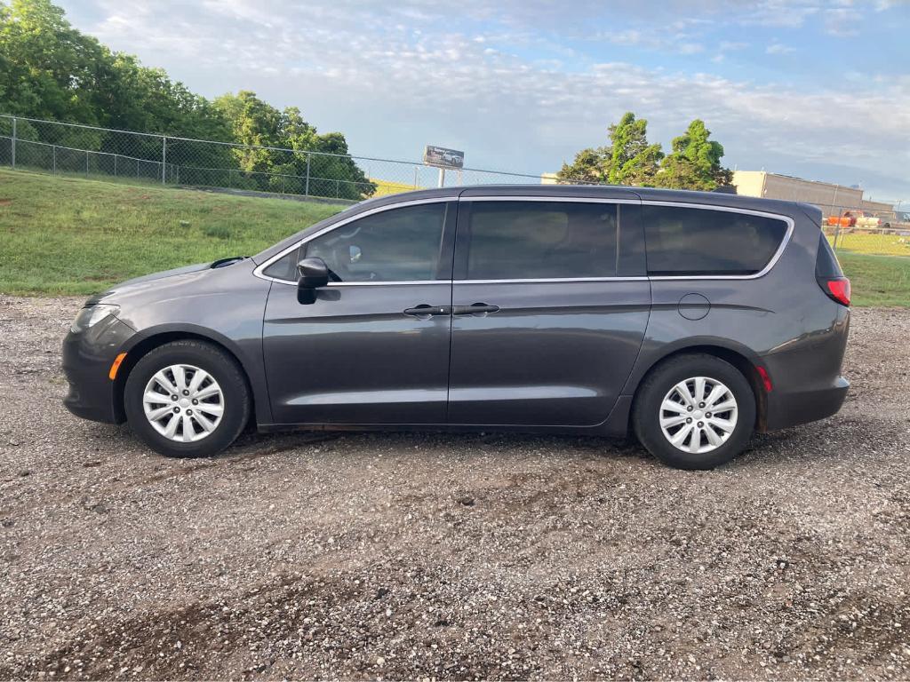 used 2018 Chrysler Pacifica car, priced at $15,750