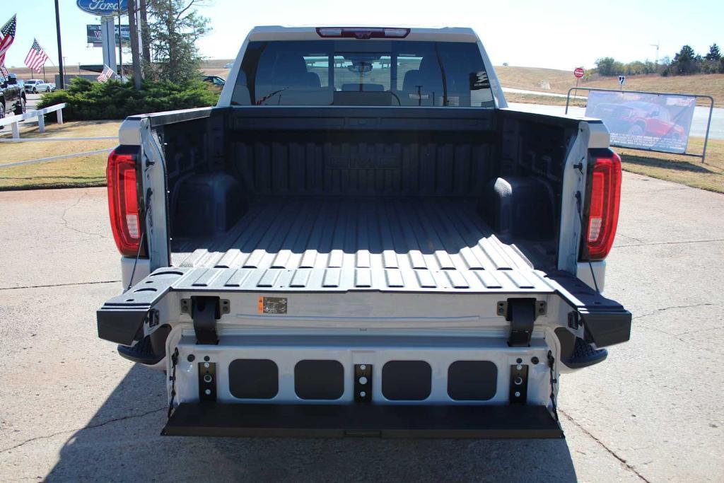 new 2026 GMC Sierra 1500 car, priced at $68,100