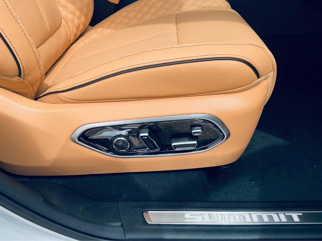 new 2025 Jeep Grand Cherokee L car, priced at $64,153