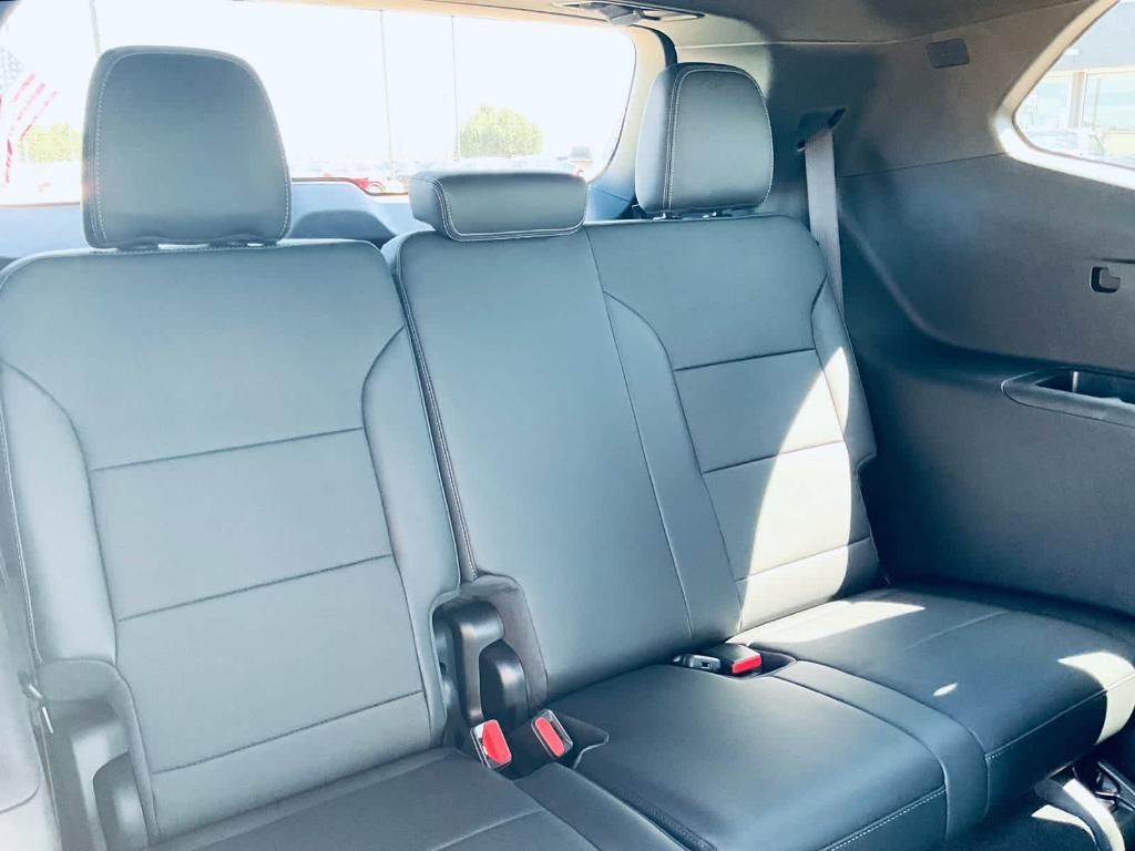 new 2025 Buick Enclave car, priced at $45,870