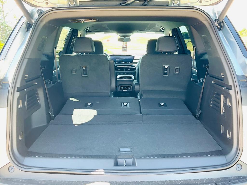 new 2025 Buick Enclave car, priced at $45,870