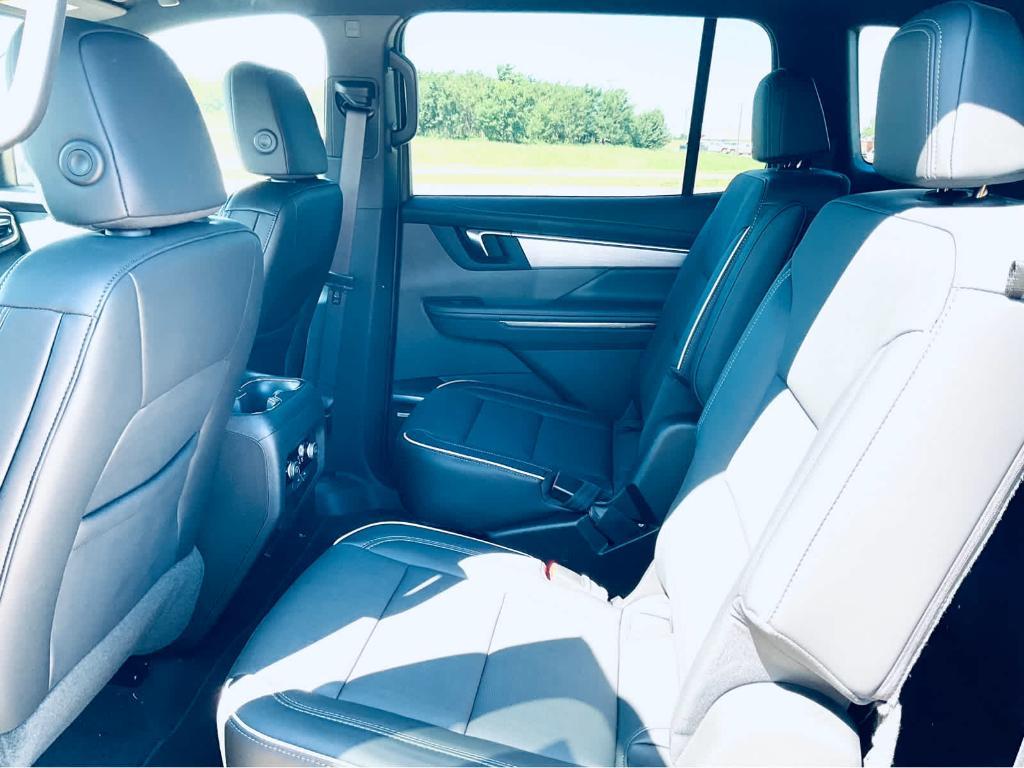 new 2025 Buick Enclave car, priced at $45,870