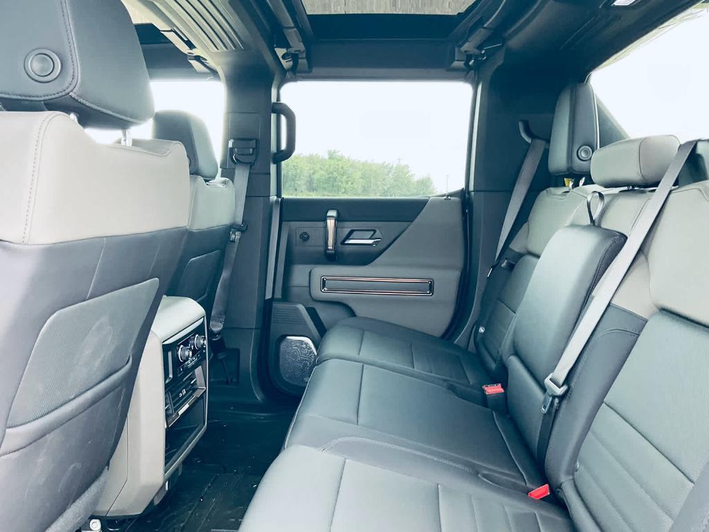 new 2025 GMC HUMMER EV Pickup car, priced at $91,380