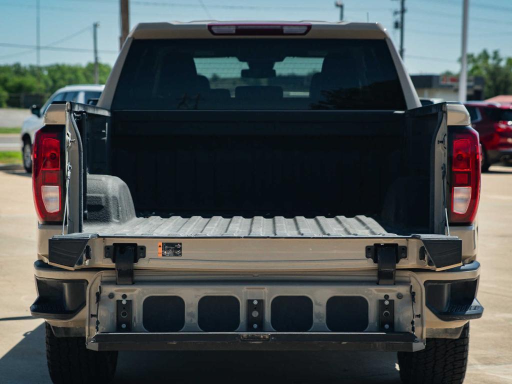 used 2022 GMC Sierra 1500 car, priced at $45,000