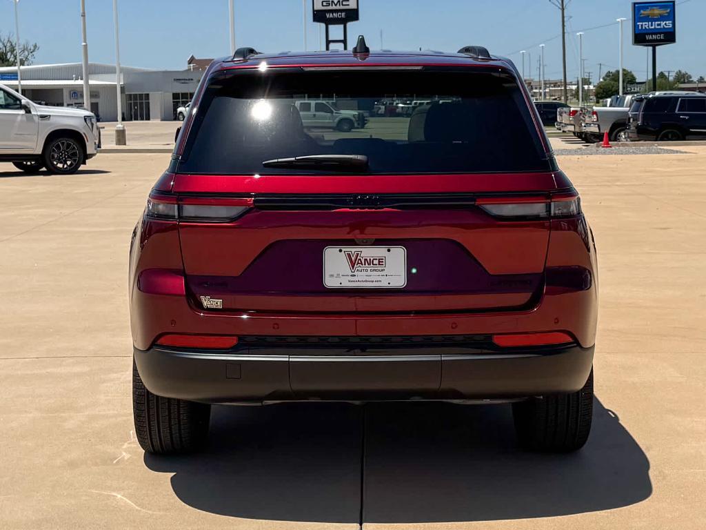 used 2025 Jeep Grand Cherokee car, priced at $43,995